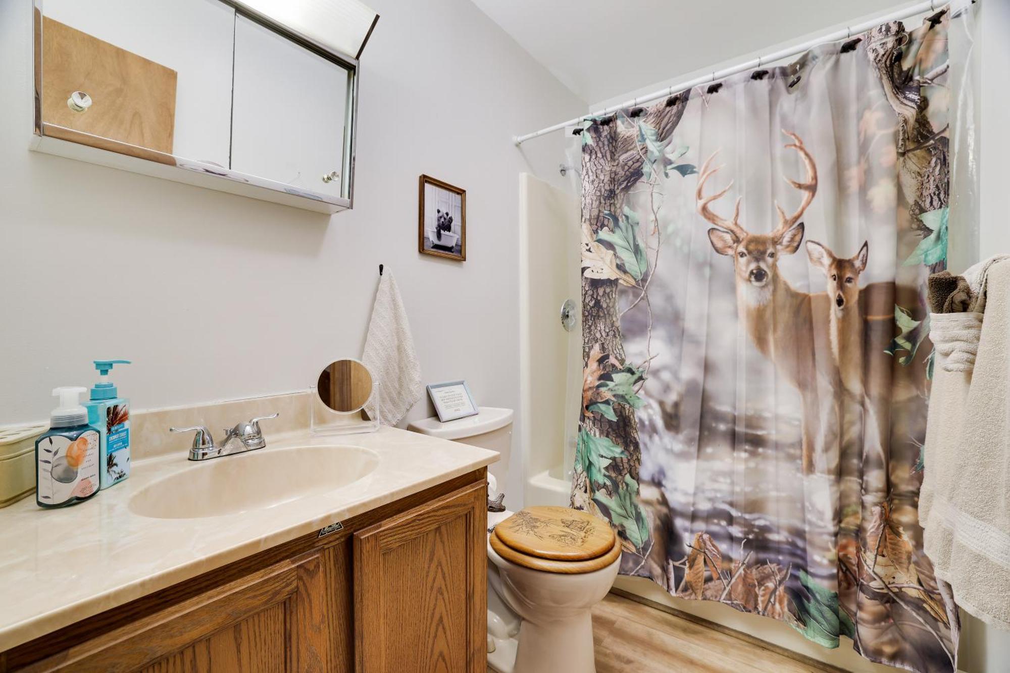 Serenity And Fun In One In Cozy Pocono Ferienhaus